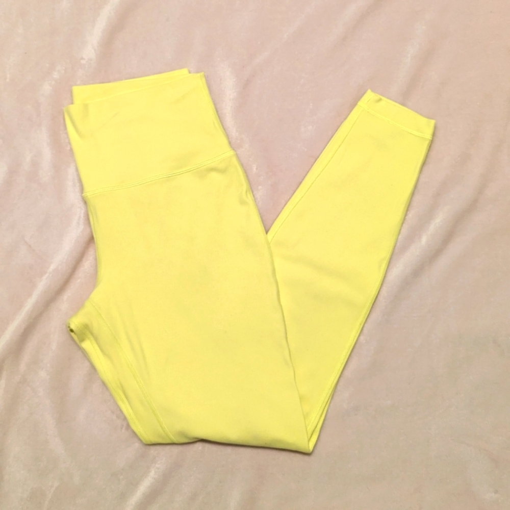 ✨NWOT✨ Lululemon yellow Aligns, size 10
